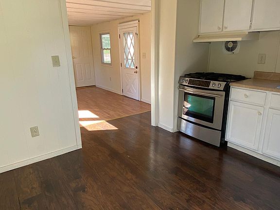 5th image of 27 Doughty Dr