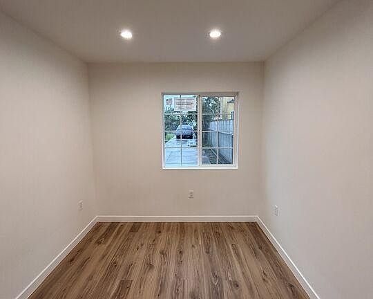 5th image of 1517 W 58th Pl