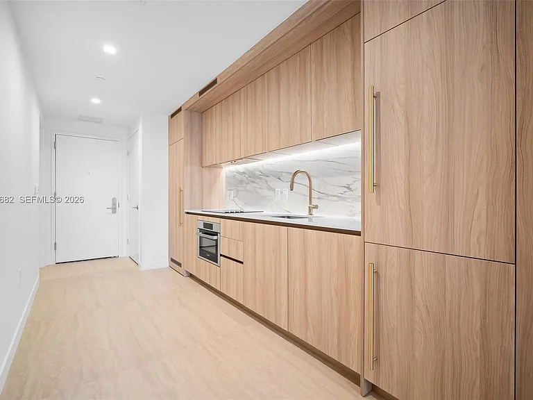 77 SE 5th St #2313 — Photo 6