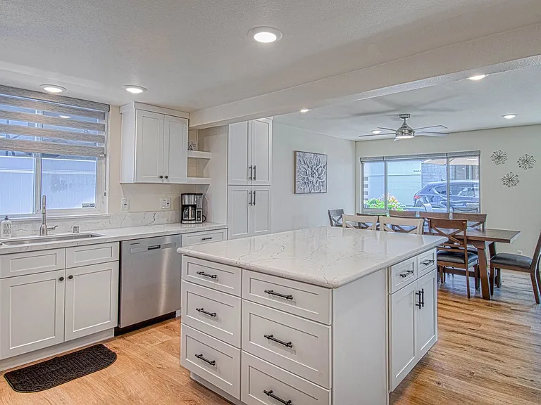5008 Seashore Dr — Photo 5