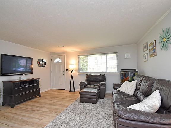 5th image of 112 Brandenburg Dr