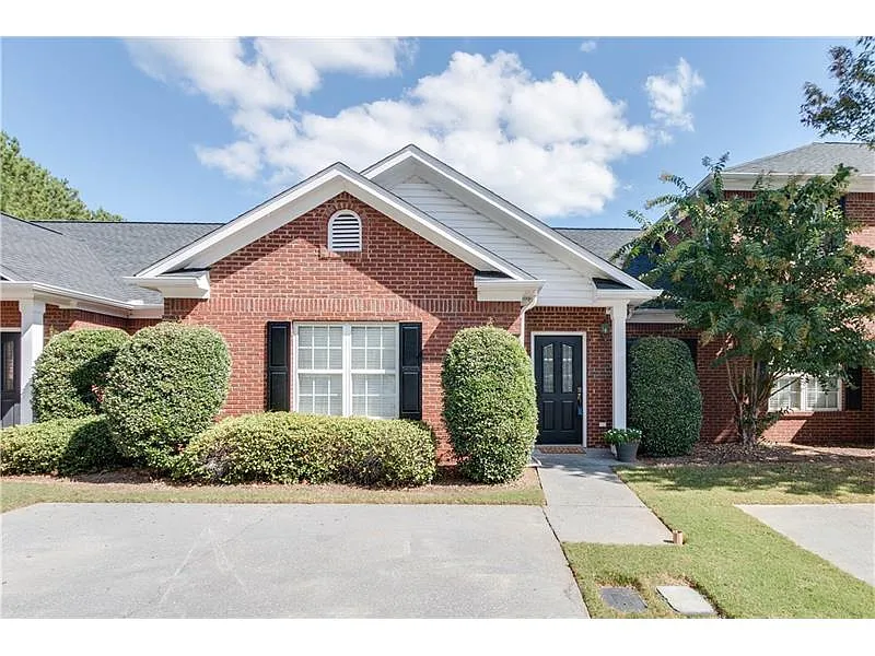 620 Manor Way photo 1