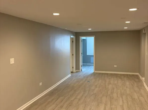 6215 S Rhodes Ave #Basement, Chicago, IL 60637