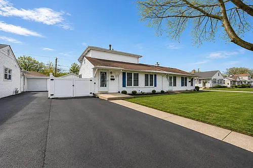 8912 S Ryan Rd #HOUSE Photo 1
