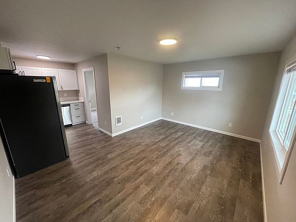 4th image of 205 S Elizabeth Rd