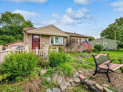 717 Elmwood Dr, Hubbard, OH, 44425