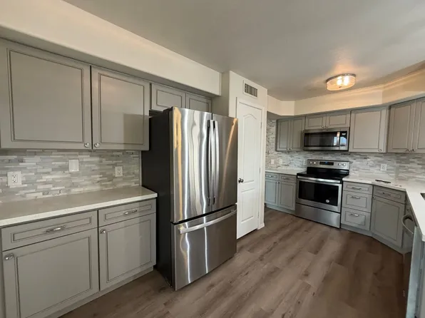 902 S Surfside Dr, Gilbert, AZ 85233