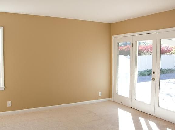 5th image of 903 W Northfield Blvd