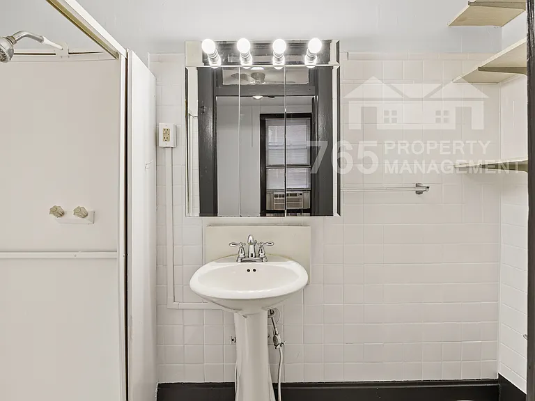 632 Ferry St #1 — Photo 9