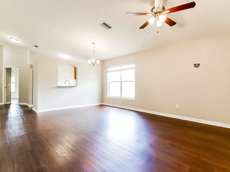 12610 Montford Ln — Photo 4