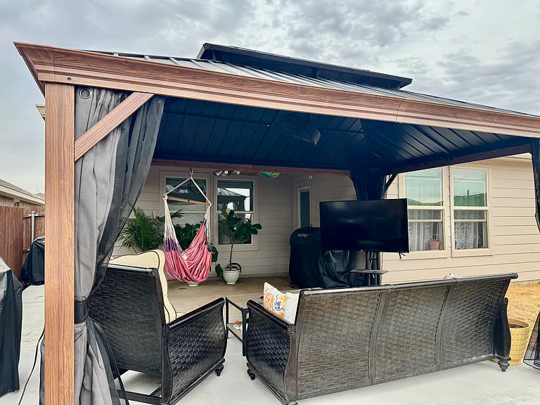 721 Whitecomb Ln — Photo 9