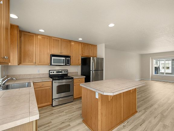 5th image of 6115 NE 34th St