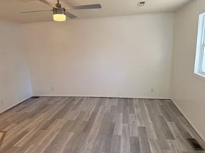 2208 N Campus Dr #4 — Photo 3