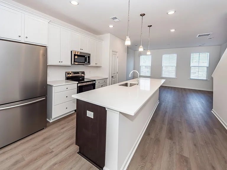 4633 Forest Hills Dr #1303 — Photo 24