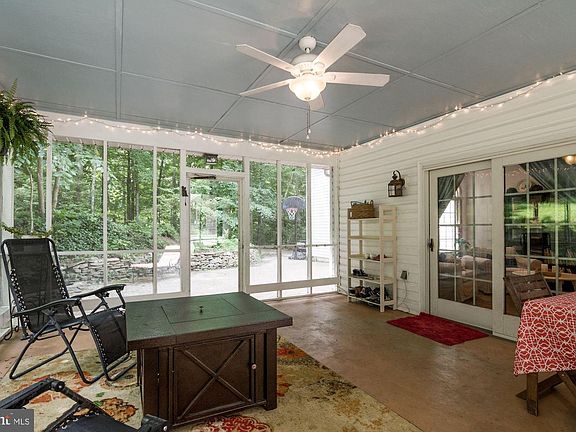 5th image of 12220 Larch Ln