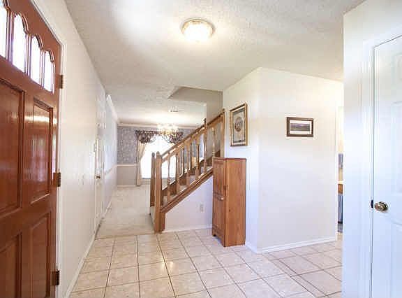 5th image of 2901 Clairemont Ln