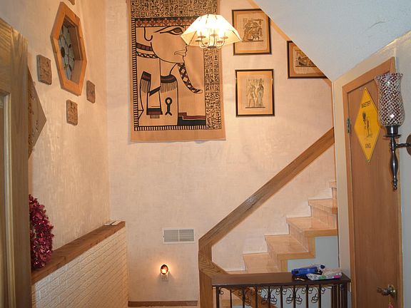 5th image of 81 Fern Hill Dr