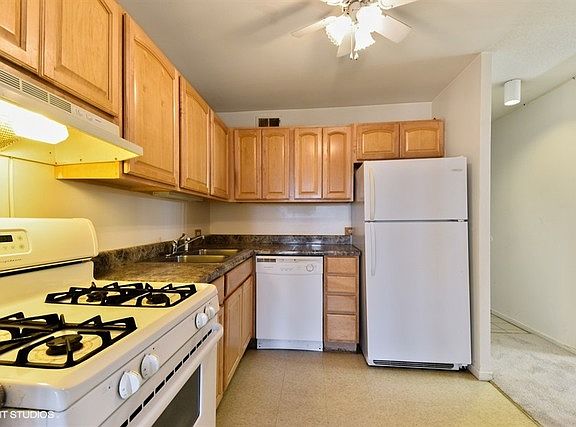 4th image of 6700 S South Shore Dr APT 11E