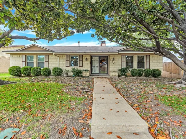 1701 Bobbie Ln, Garland, TX 75042