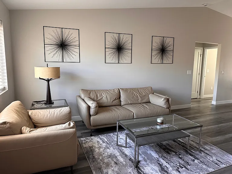 4601 E Robin Dr #1 — Photo 2