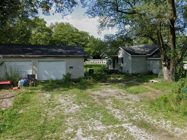 302 W North 2nd St, La Place, IL 61936