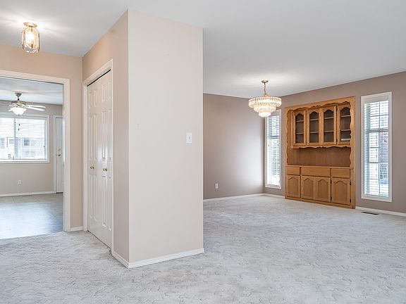 4th image of 3332 Hedley St