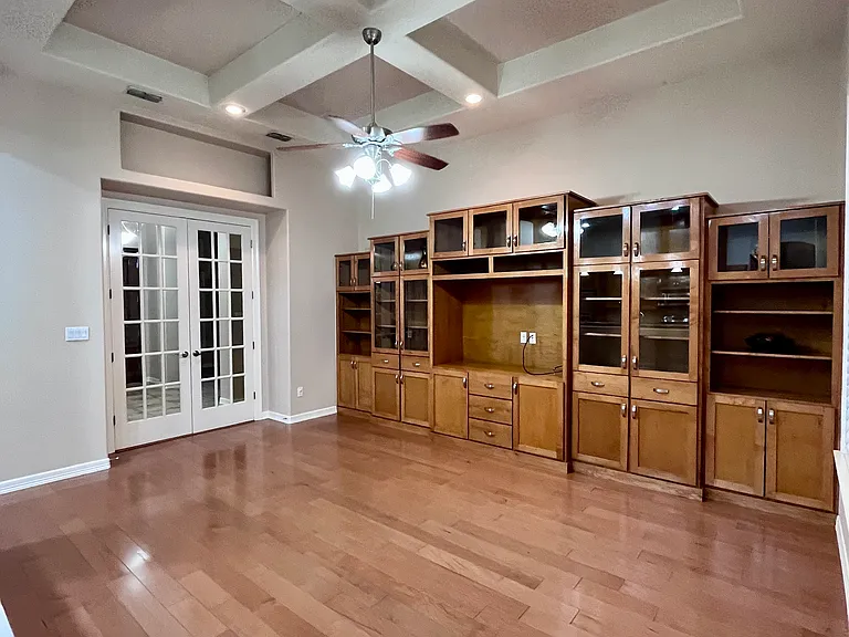 2418 Norma Dr — Photo 2