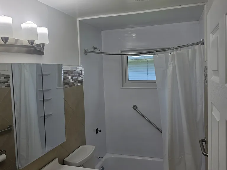 1446 Edgecombe Ave — Photo 7