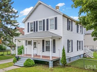 300 N 13th St, Escanaba, MI 49829