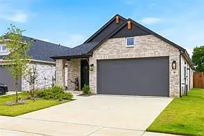 606 Sagebrush Trl — Photo 1