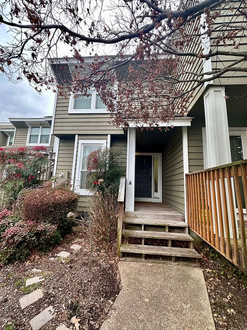 2-Bedroom, 2.5-Bath Condo with Water Views off Great Neck Road — Photo 1