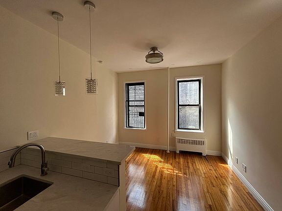 3rd image of 905 1st Ave #2B