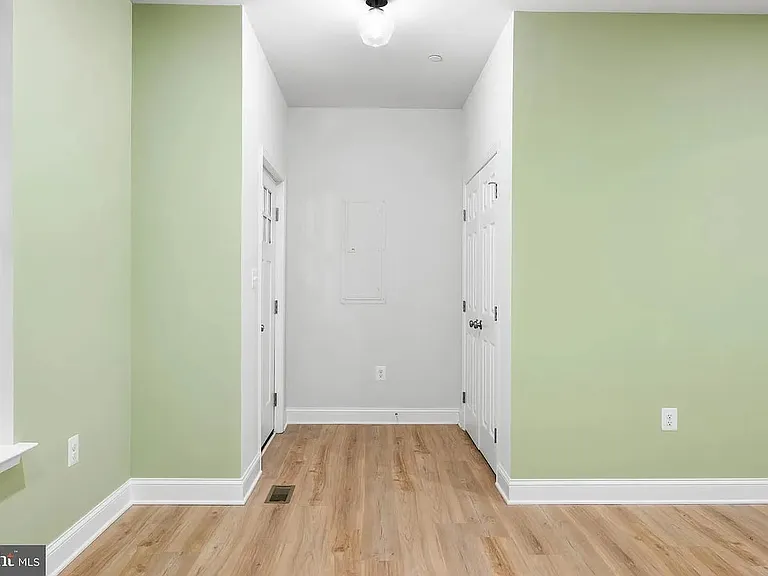 492 Mitchell Ave — Photo 9
