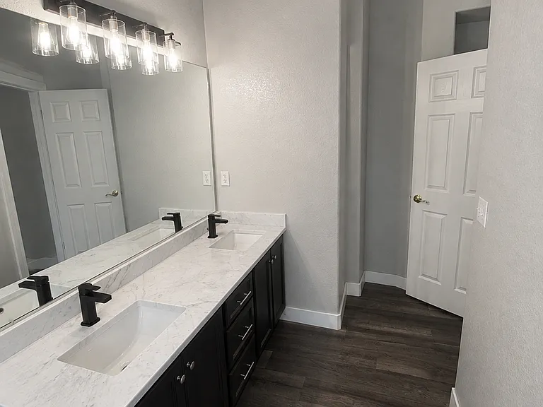 266 Rockview Dr — Photo 9