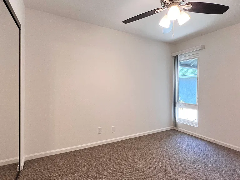 1350 N Cambridge St #14 — Photo 17