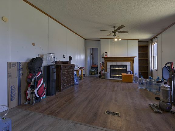 5th image of 4072 Joy Ln