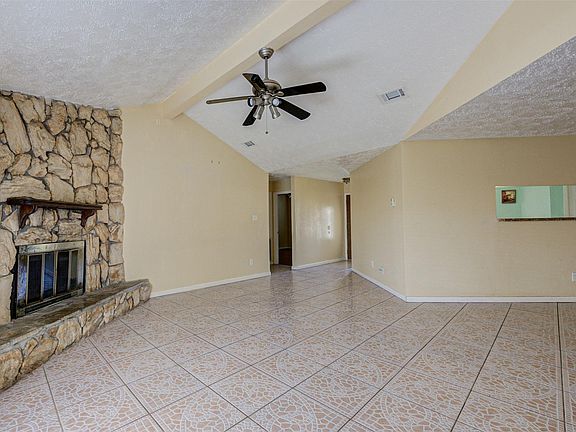 3rd image of 10015 Limewood Ln