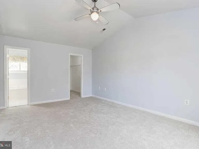 2 New Market Ct — Photo 5