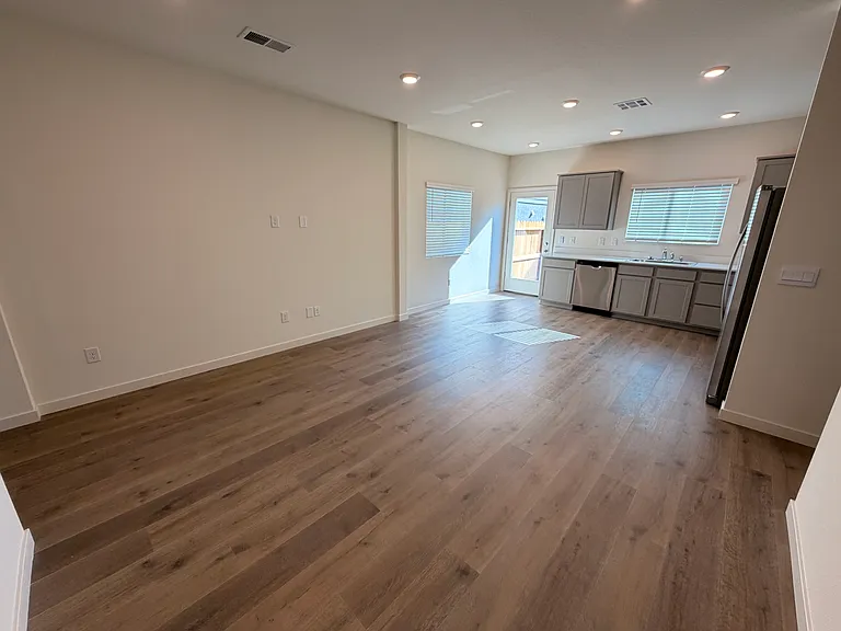 8406 Vermilion Dr — Photo 8