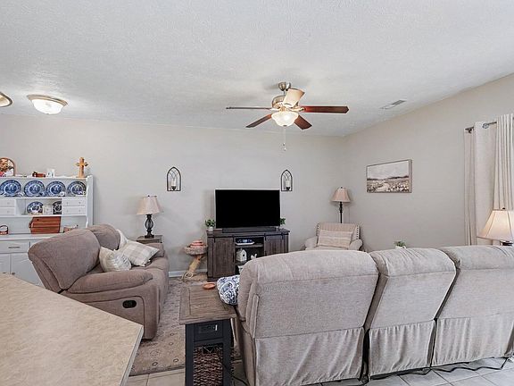 5th image of 10740 Lakefront Cir