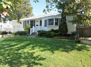 12 Stagg Ln, Commack, NY 11725