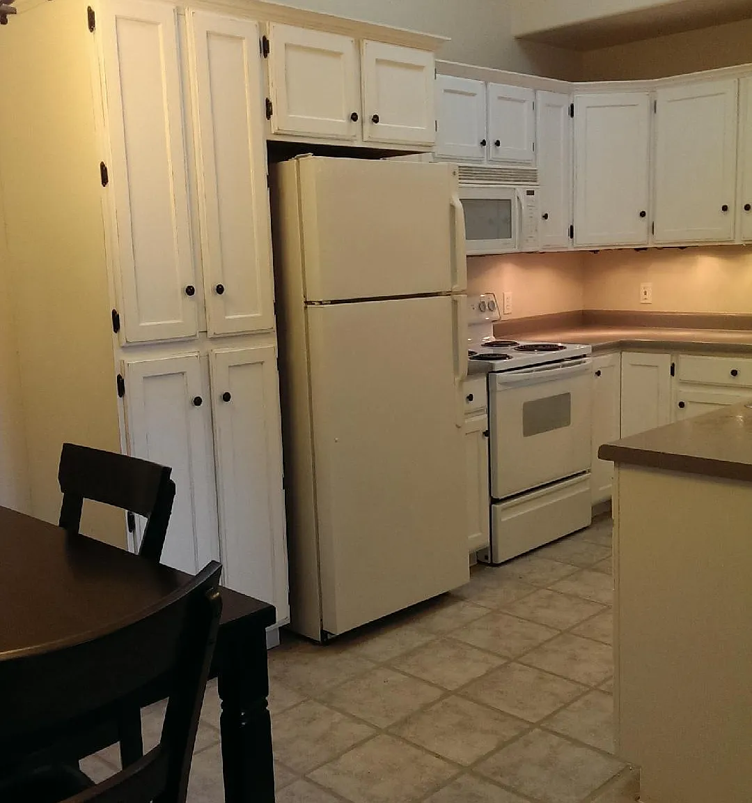 3 bed, 1023 sqft, $470 — Photo 1