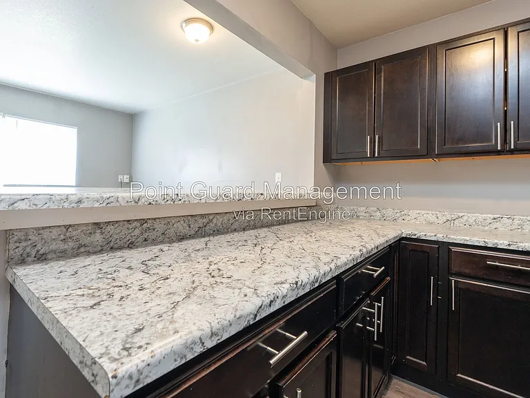 2110 E 16th St N #101 — Photo 12