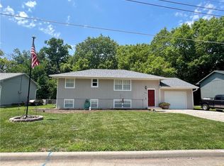 1404 Ridgeway Dr, Richmond, MO 64085