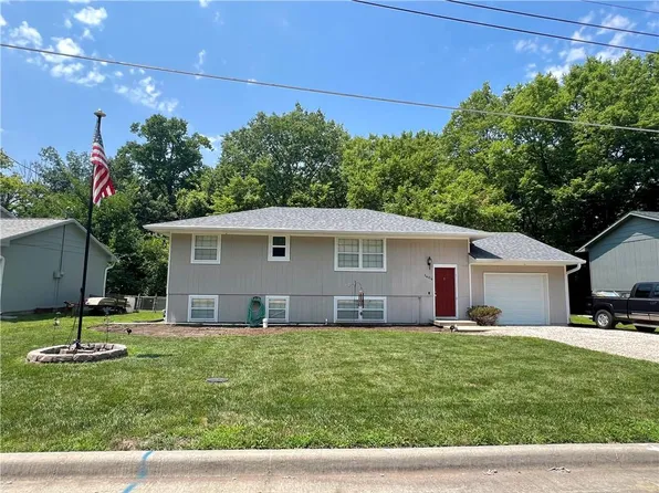 1404 Ridgeway Dr, Richmond, MO 64085