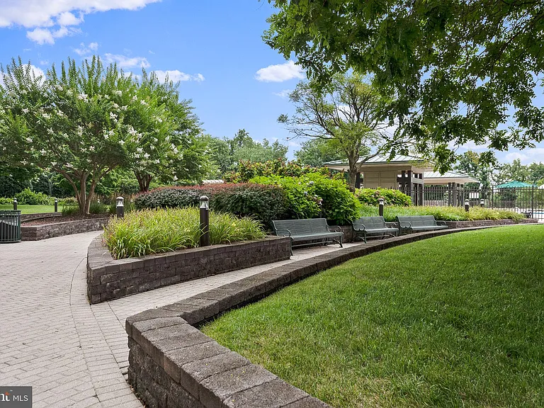 5225 Pooks Hill Rd #703N — Photo 44