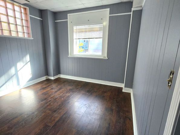 8 Saint John St UNIT 1