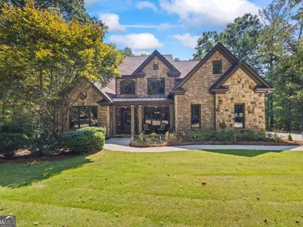 1071 Riverhill Dr, Bishop, GA 30621