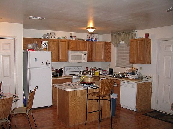 3rd image of 2621A-B Saint Joseph St
