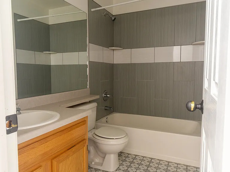 1395 Roseville Dr — Photo 26